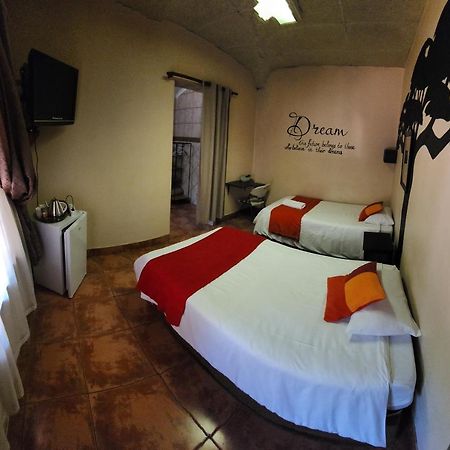 Casa Feliz Hotel Mokopane Bagian luar foto