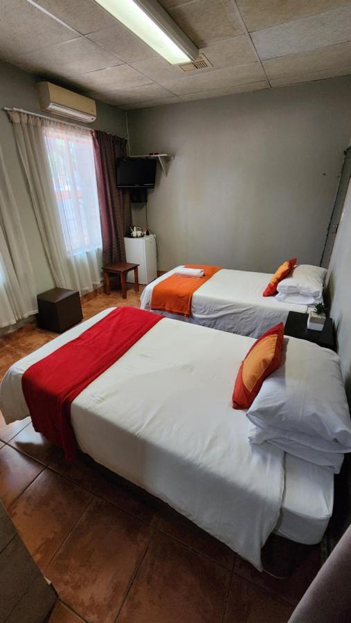 Casa Feliz Hotel Mokopane Bagian luar foto
